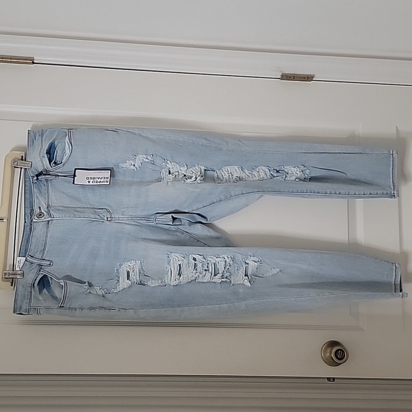 Rue21+ Size 20 High Rise Ankle Jeggings, Light Wash, Distressed, NEW with Tag - Picture 10 of 13